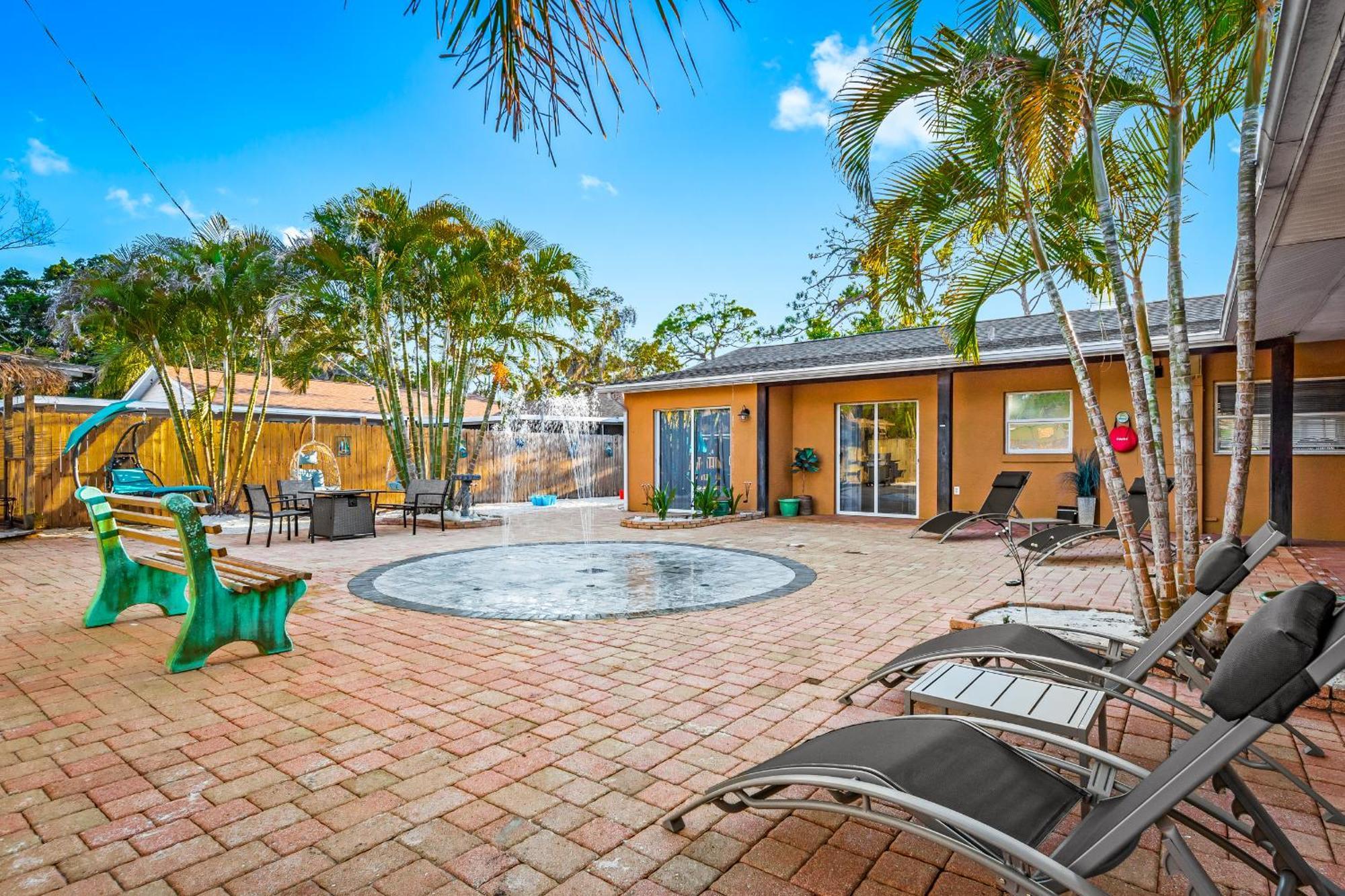 Coastal Villa W Amazing Courtyard - Splash Pad! ساراسوتا المظهر الخارجي الصورة