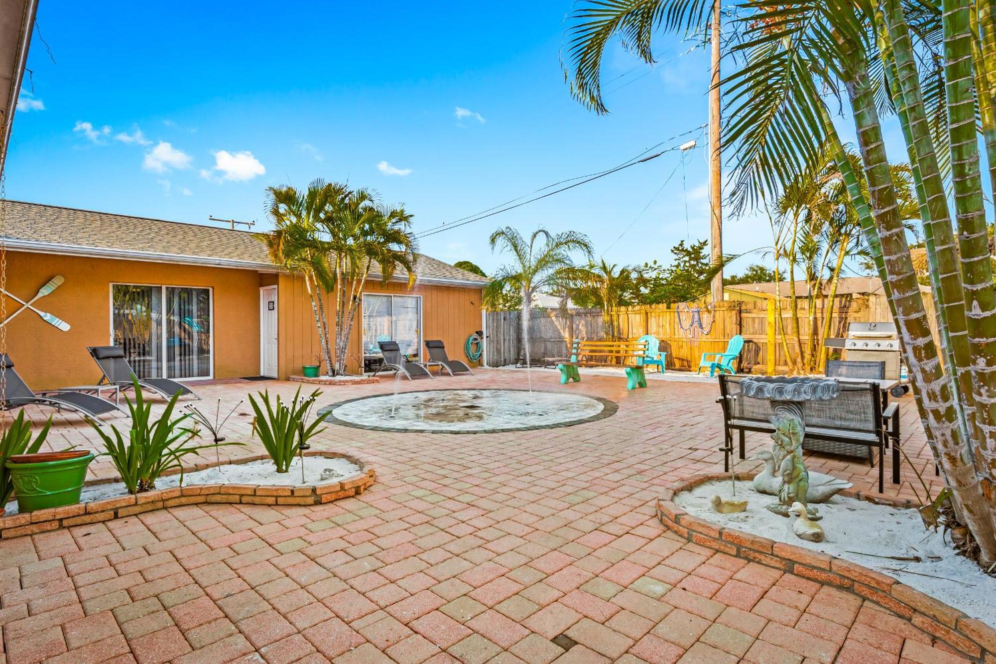 Coastal Villa W Amazing Courtyard - Splash Pad! ساراسوتا المظهر الخارجي الصورة
