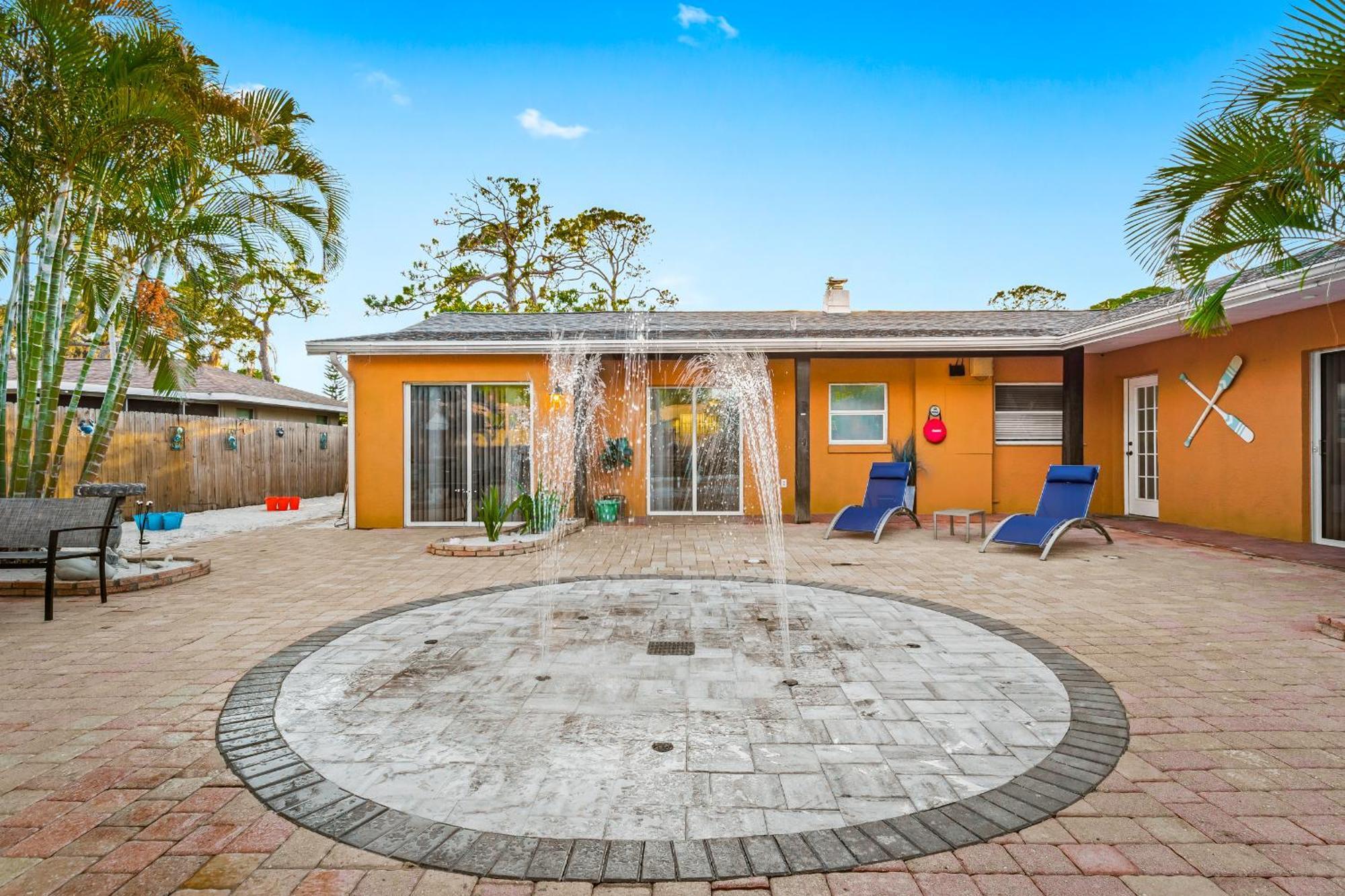 Coastal Villa W Amazing Courtyard - Splash Pad! ساراسوتا المظهر الخارجي الصورة